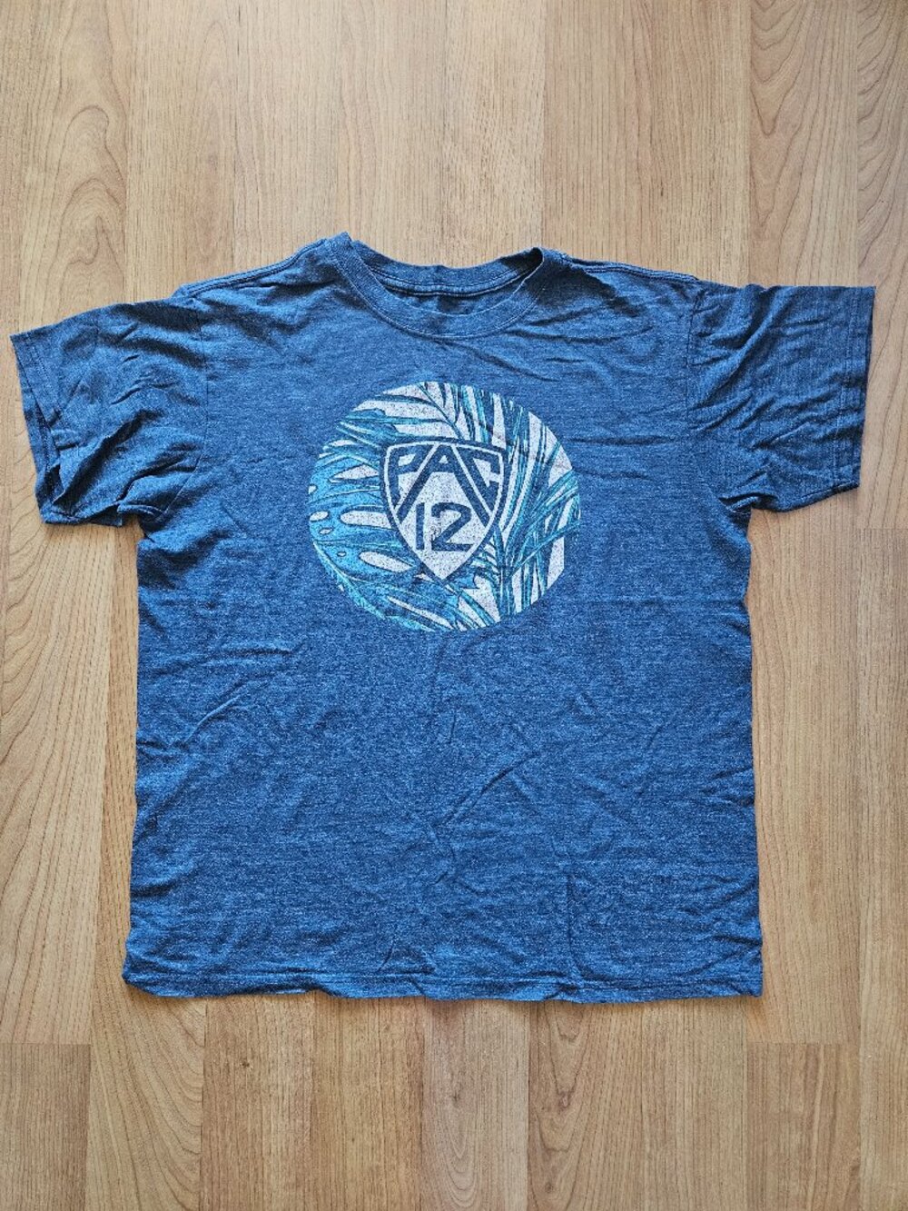 Men's dark gray soft Tee by Fanatics with Pac 12 tropical graphic - Large